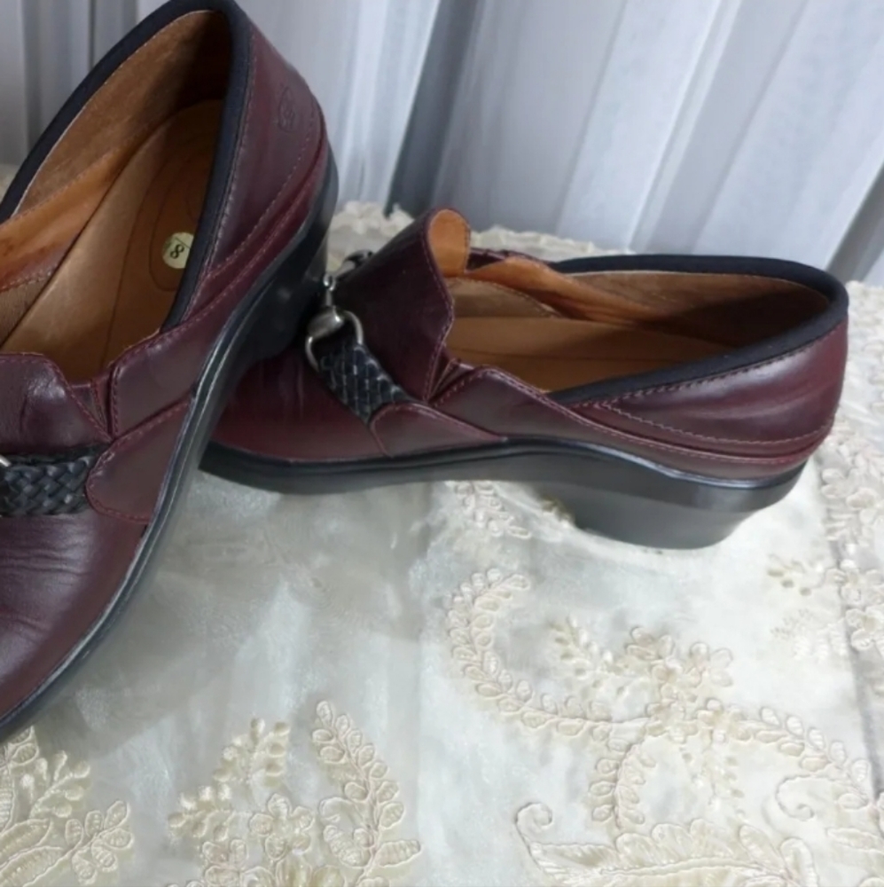 Vintage Ariat mule clog red/brown New horsebit size 8
